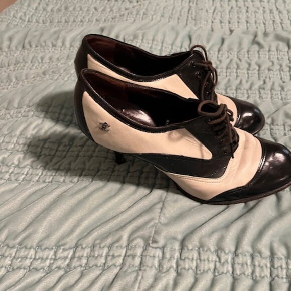 Chanel Women's size 9.5 stiletto heeled saddle oxfords - Picture 3 of 4